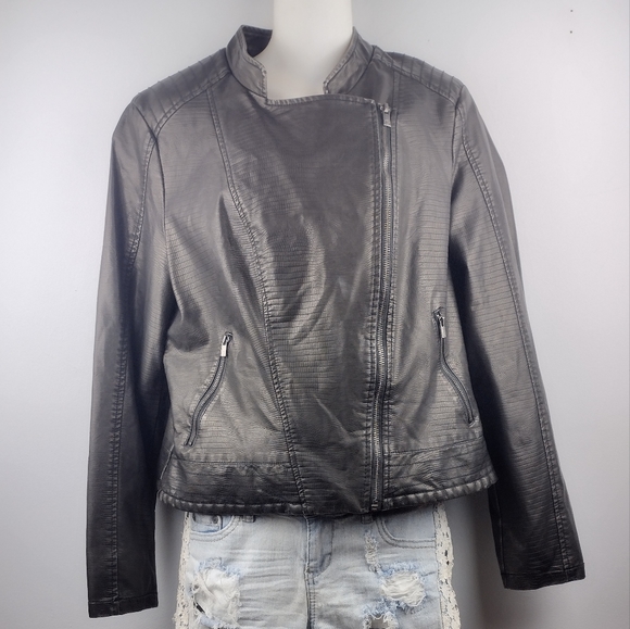 Moto Jacket - Picture 2 of 11